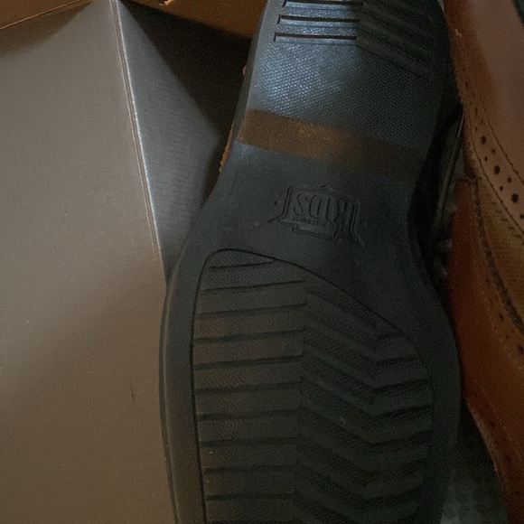 Florsheim boys shoes. EUC worn once. Size 3.5. Tan colour and leather - Picture 4 of 5